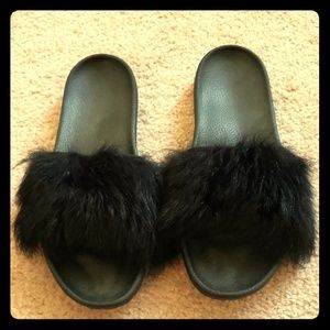 UGG slides black size 41 (11 US)